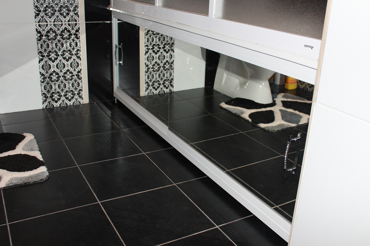 ecran pentru oglinda din baie